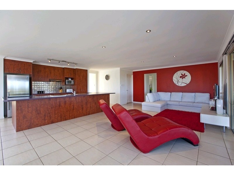 13 Braemar Street, Redland Bay QLD 4165