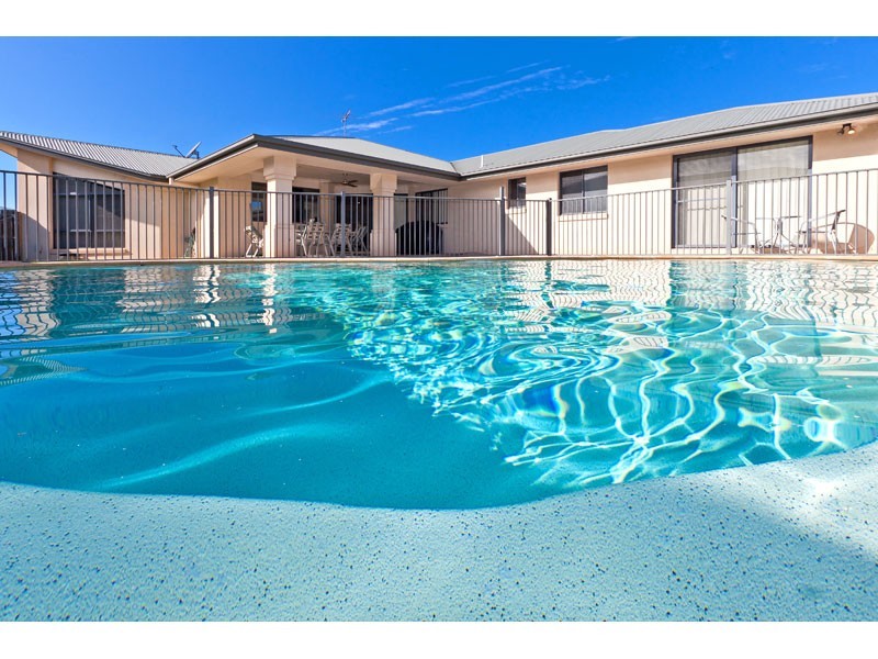 12 Butler Place, Redland Bay QLD 4165