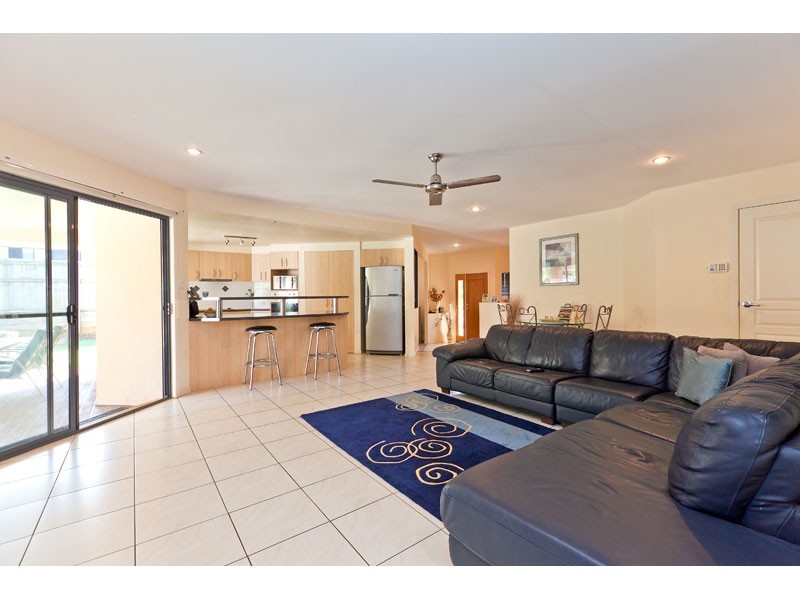 12 Butler Place, Redland Bay QLD 4165