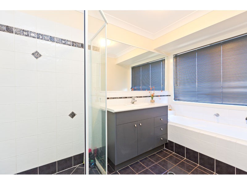 12 Butler Place, Redland Bay QLD 4165