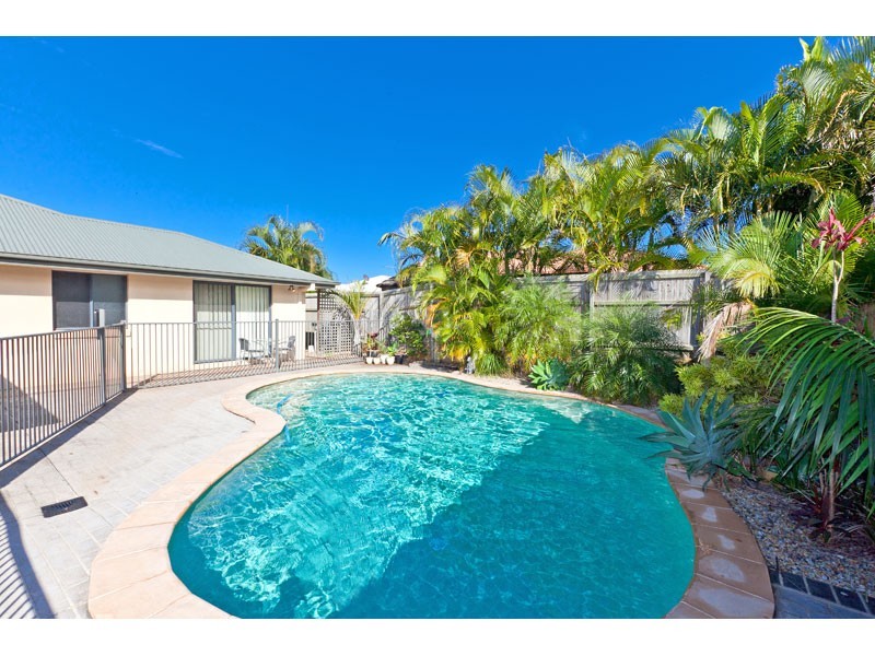 12 Butler Place, Redland Bay QLD 4165