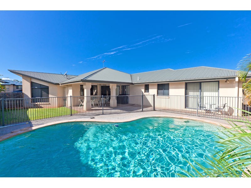 12 Butler Place, Redland Bay QLD 4165