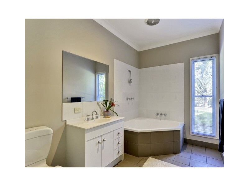 9 Dennison Court, Redland Bay QLD 4165