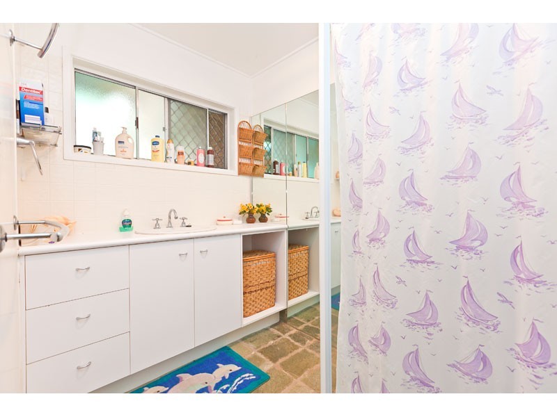 32 Vine Street, Redland Bay QLD 4165