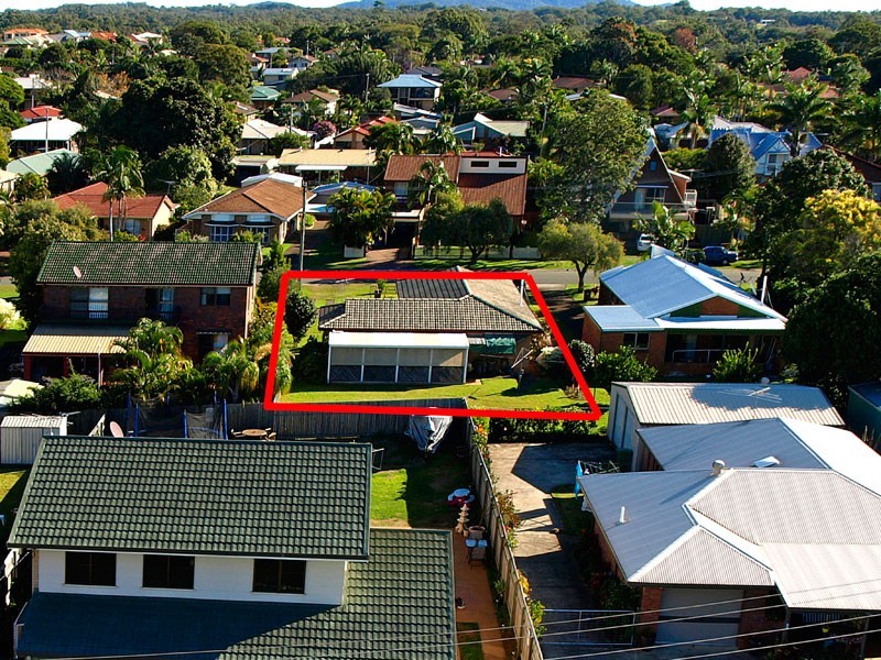 8 Scott Street, Redland Bay QLD 4165