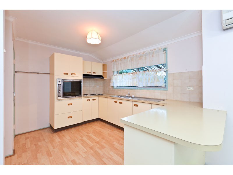 8 Scott Street, Redland Bay QLD 4165