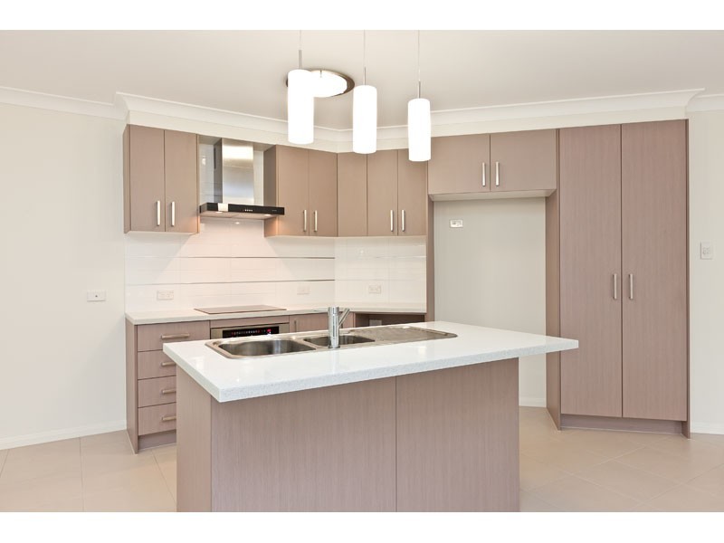 15 Bream Place, Redland Bay QLD 4165