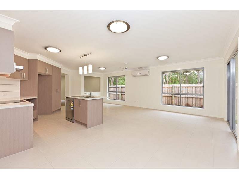 15 Bream Place, Redland Bay QLD 4165