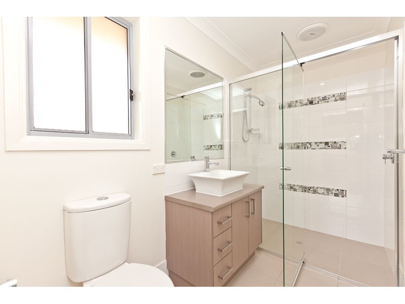 15 Bream Place, Redland Bay QLD 4165