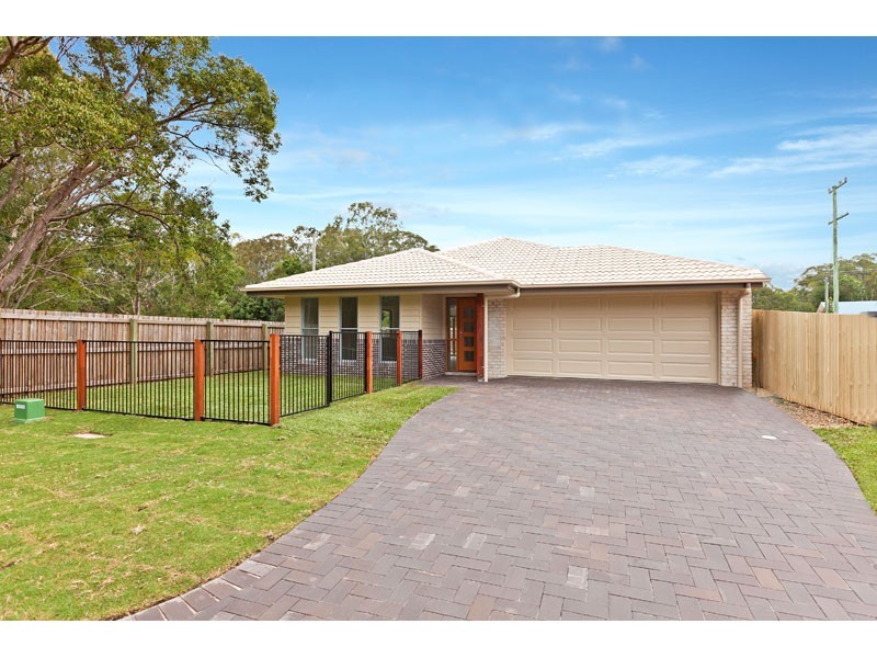 15 Bream Place, Redland Bay QLD 4165