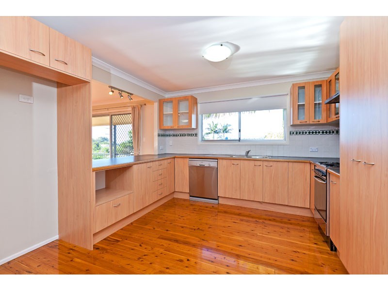 2 Vanessa Place, Victoria Point QLD 4165