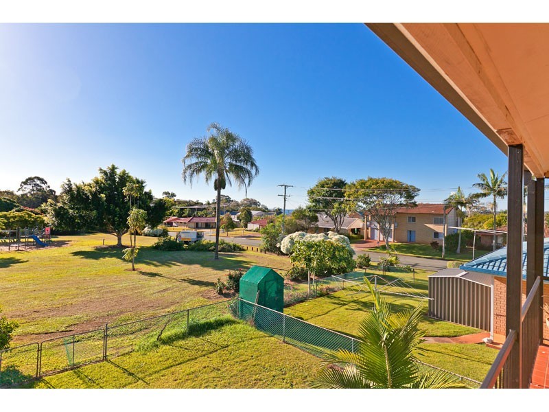 2 Vanessa Place, Victoria Point QLD 4165