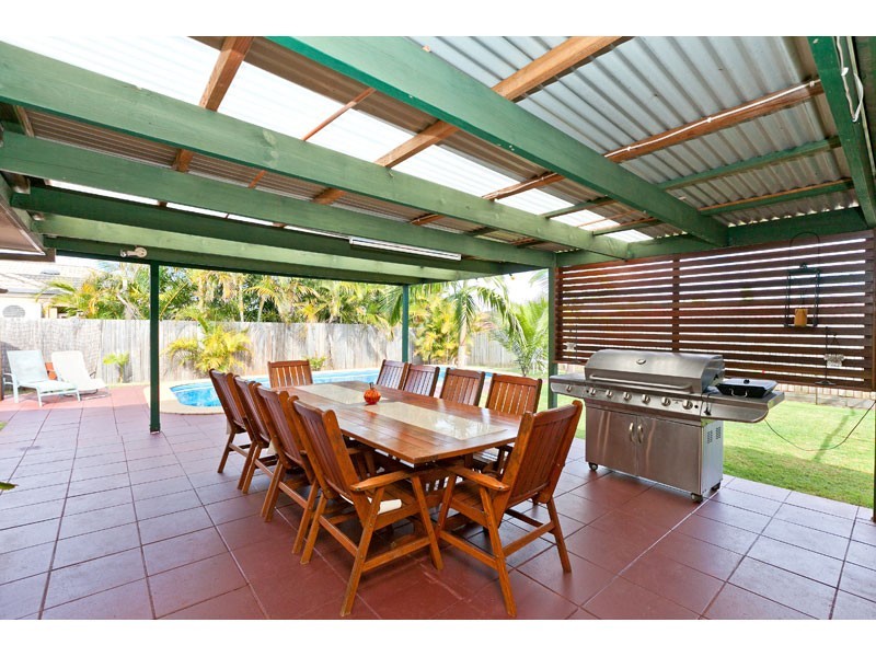 14 Westburn Court, Redland Bay QLD 4165