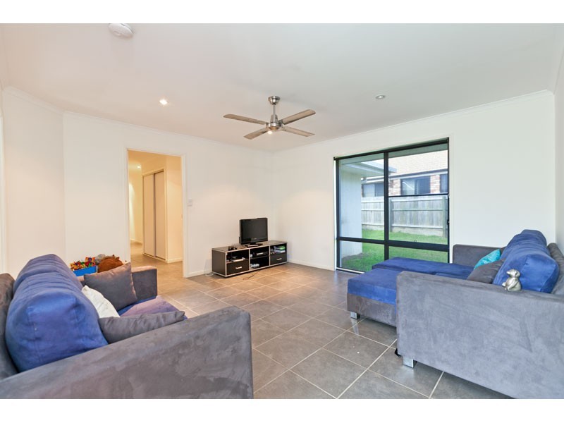 82 Ebony Crescent, Redland Bay QLD 4165