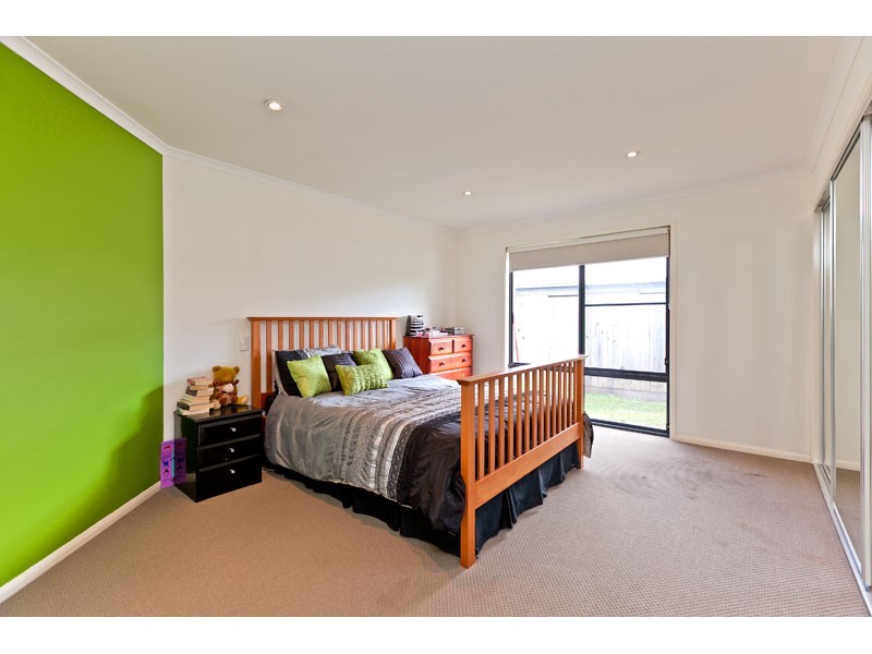 82 Ebony Crescent, Redland Bay QLD 4165