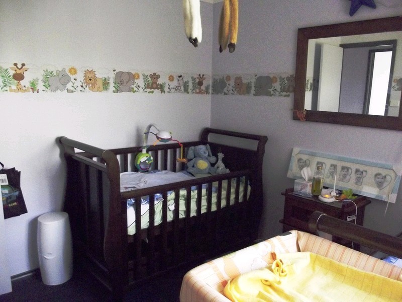 9 Robert Close, Rutherford NSW 2320