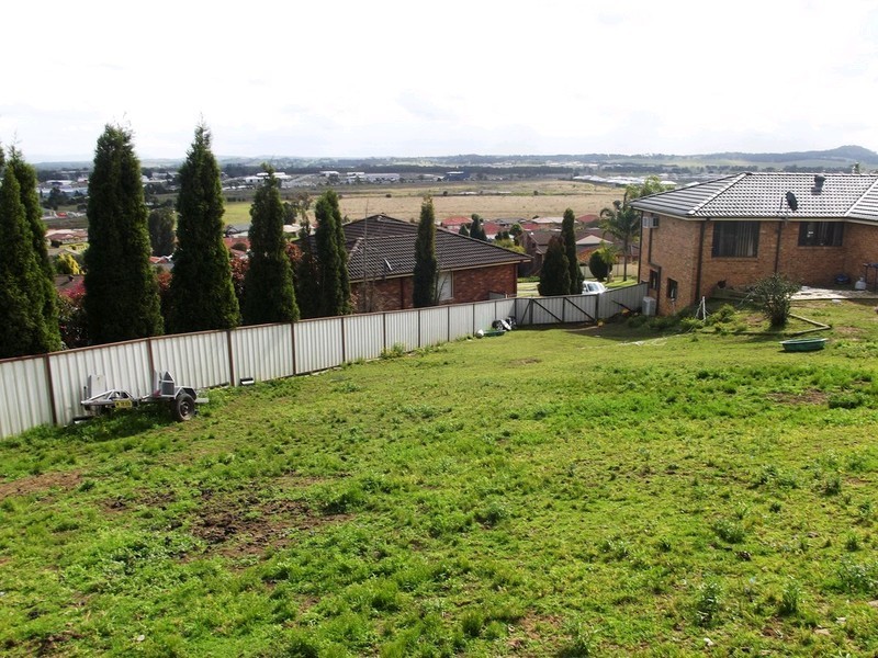 9 Robert Close, Rutherford NSW 2320