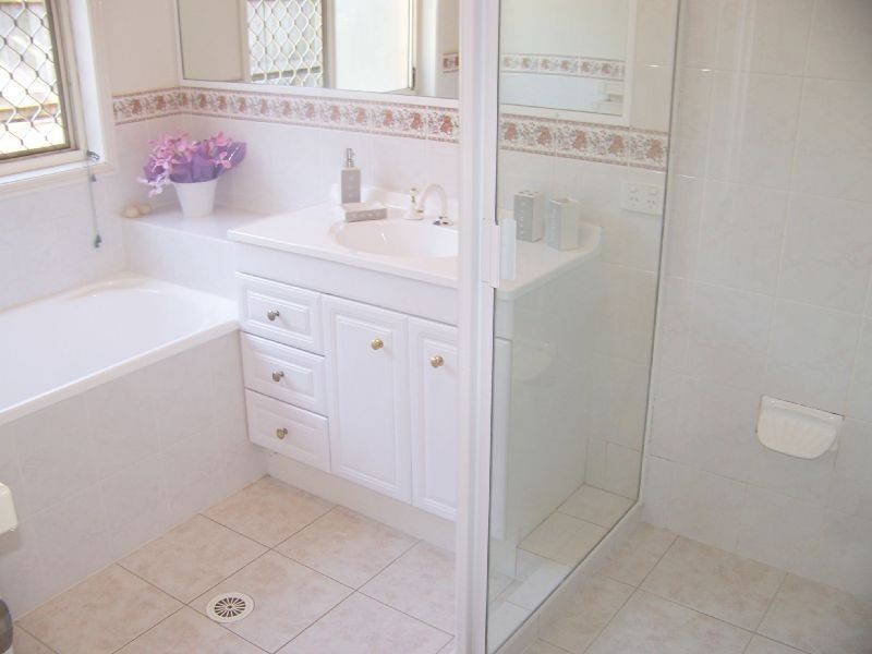 6 Niebling Place, Manly West QLD 4179