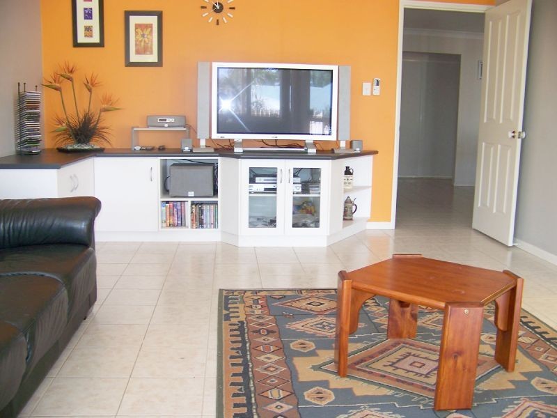 6 Niebling Place, Manly West QLD 4179