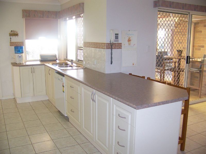 6 Niebling Place, Manly West QLD 4179