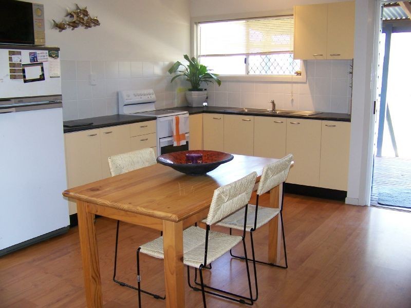 215 Kianawah Road, Wynnum West QLD 4178