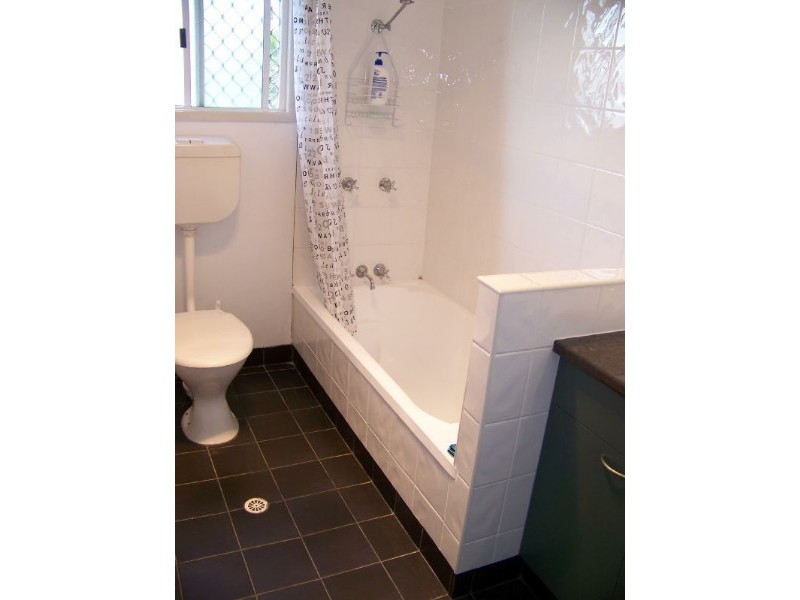 215 Kianawah Road, Wynnum West QLD 4178