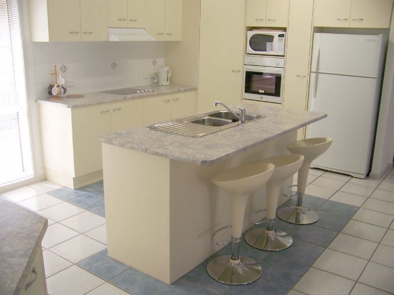 41 Plaza Street, Wynnum West QLD 4178