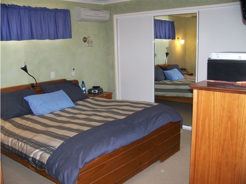 19 Tarwhine Street, Manly West QLD 4179