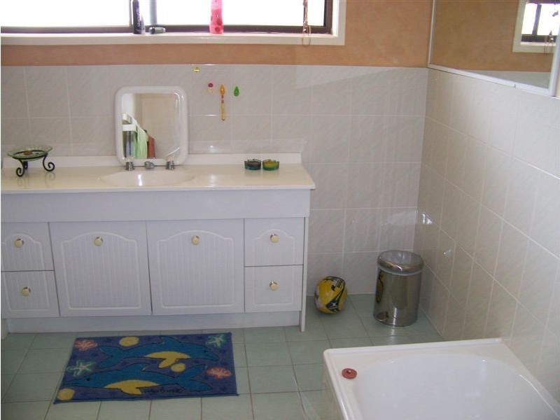 19 Tarwhine Street, Manly West QLD 4179