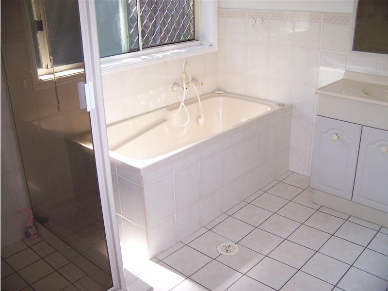 22 Miles Crescent, Manly West QLD 4179