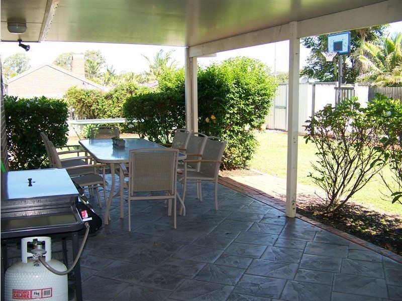 22 Miles Crescent, Manly West QLD 4179