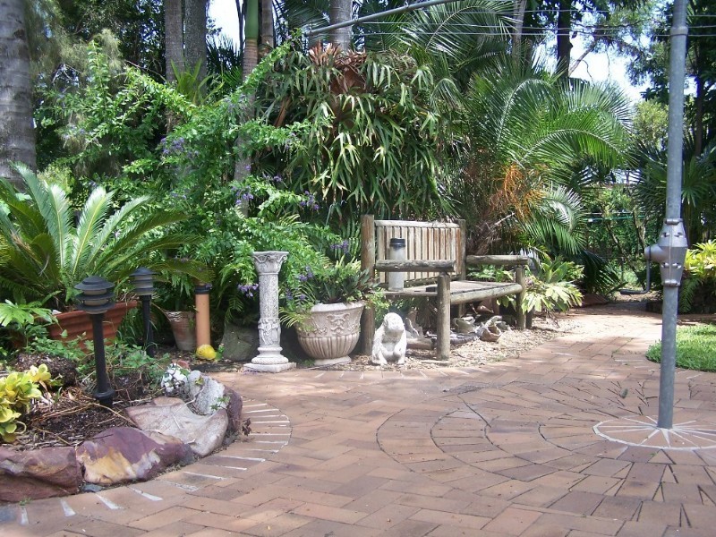 4 Suzanne Street, Wynnum West QLD 4178