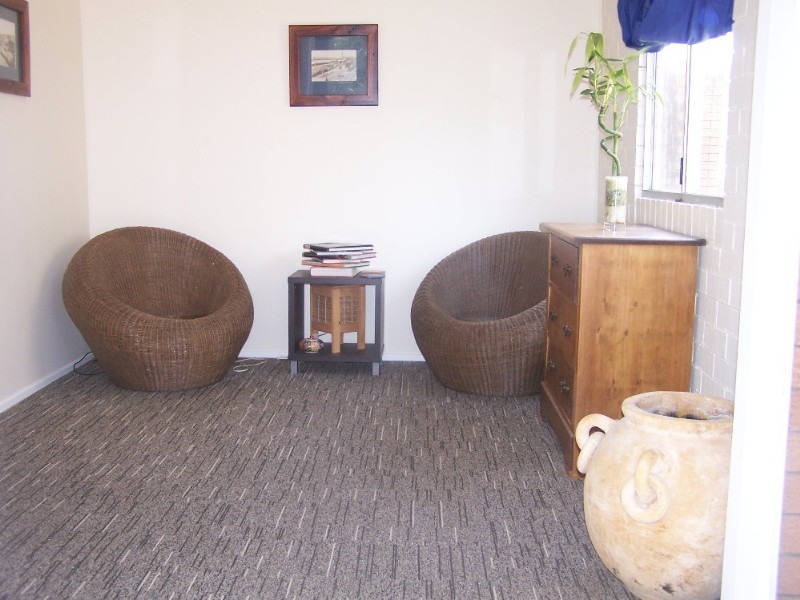 4 Suzanne Street, Wynnum West QLD 4178