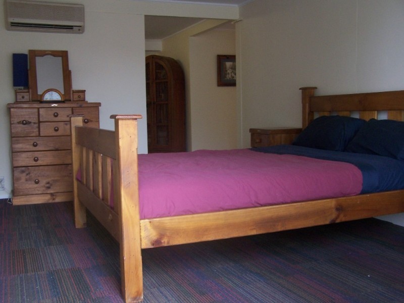 4 Suzanne Street, Wynnum West QLD 4178