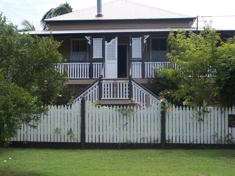 33 Montrose Parade, Wynnum QLD 4178