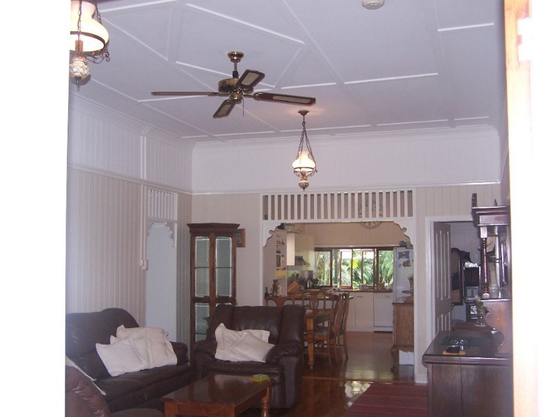 33 Montrose Parade, Wynnum QLD 4178