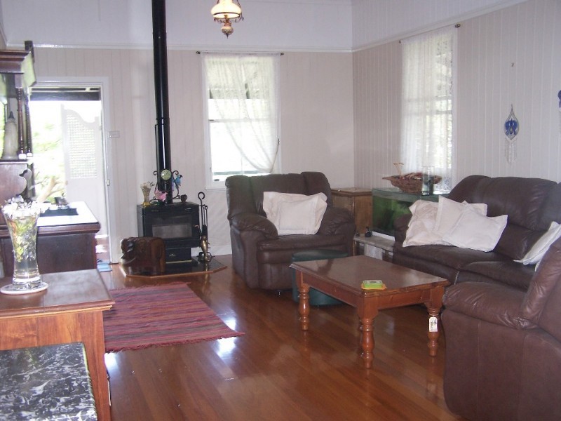 33 Montrose Parade, Wynnum QLD 4178
