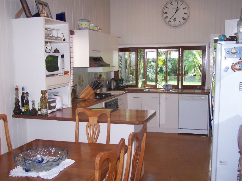 33 Montrose Parade, Wynnum QLD 4178