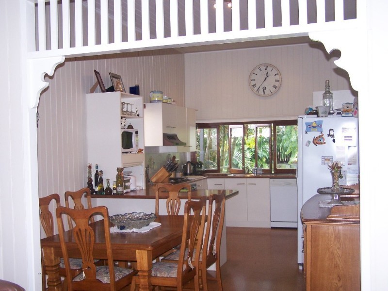33 Montrose Parade, Wynnum QLD 4178