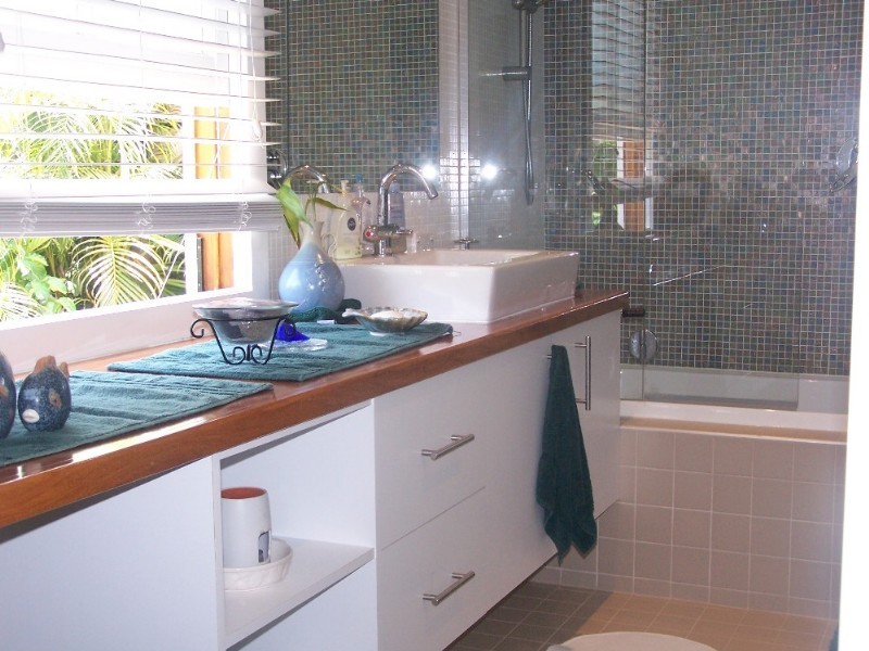33 Montrose Parade, Wynnum QLD 4178