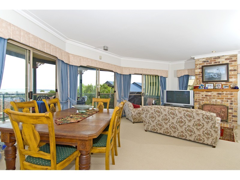 168 Carlton Terrace, Manly QLD 4179