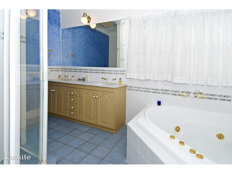 168 Carlton Terrace, Manly QLD 4179