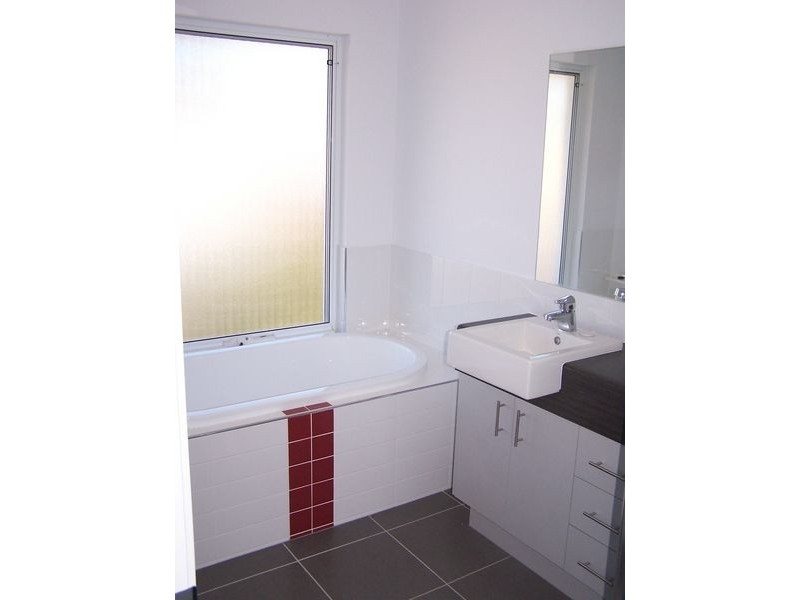 64 Senden Crescent, Manly West QLD 4179