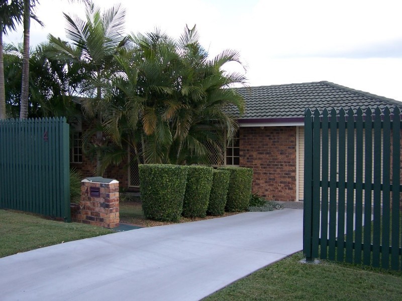 4 Brett Place, Wynnum West QLD 4178