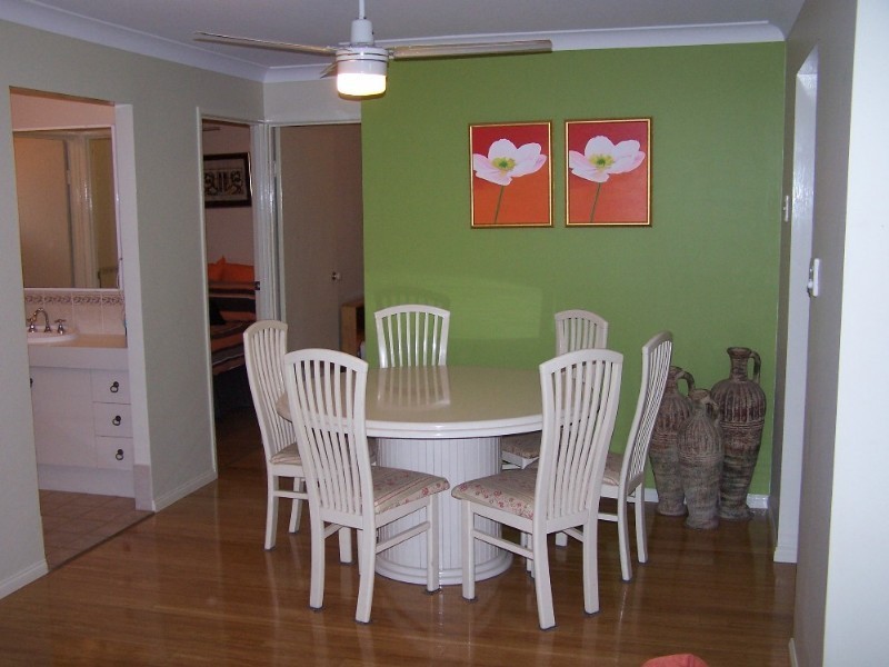 4 Brett Place, Wynnum West QLD 4178