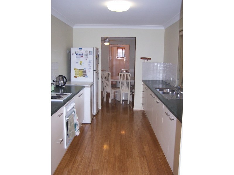 4 Brett Place, Wynnum West QLD 4178