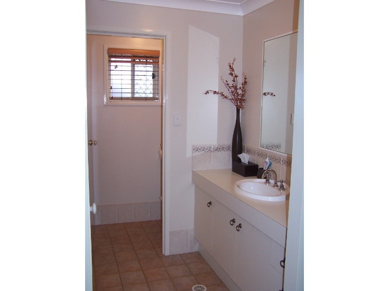 4 Brett Place, Wynnum West QLD 4178