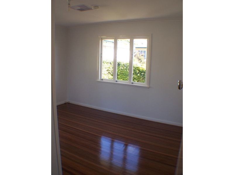 3 Banoon Drive, Wynnum QLD 4178