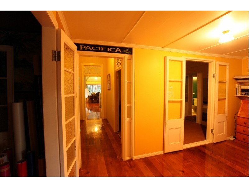 18 Bay Terrace, Wynnum QLD 4178