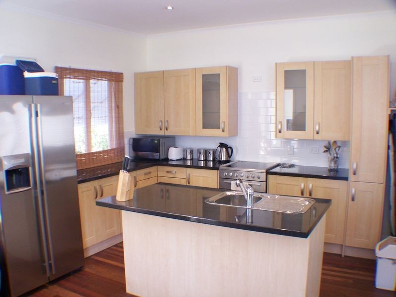 2 Bethania Street, Lota QLD 4179